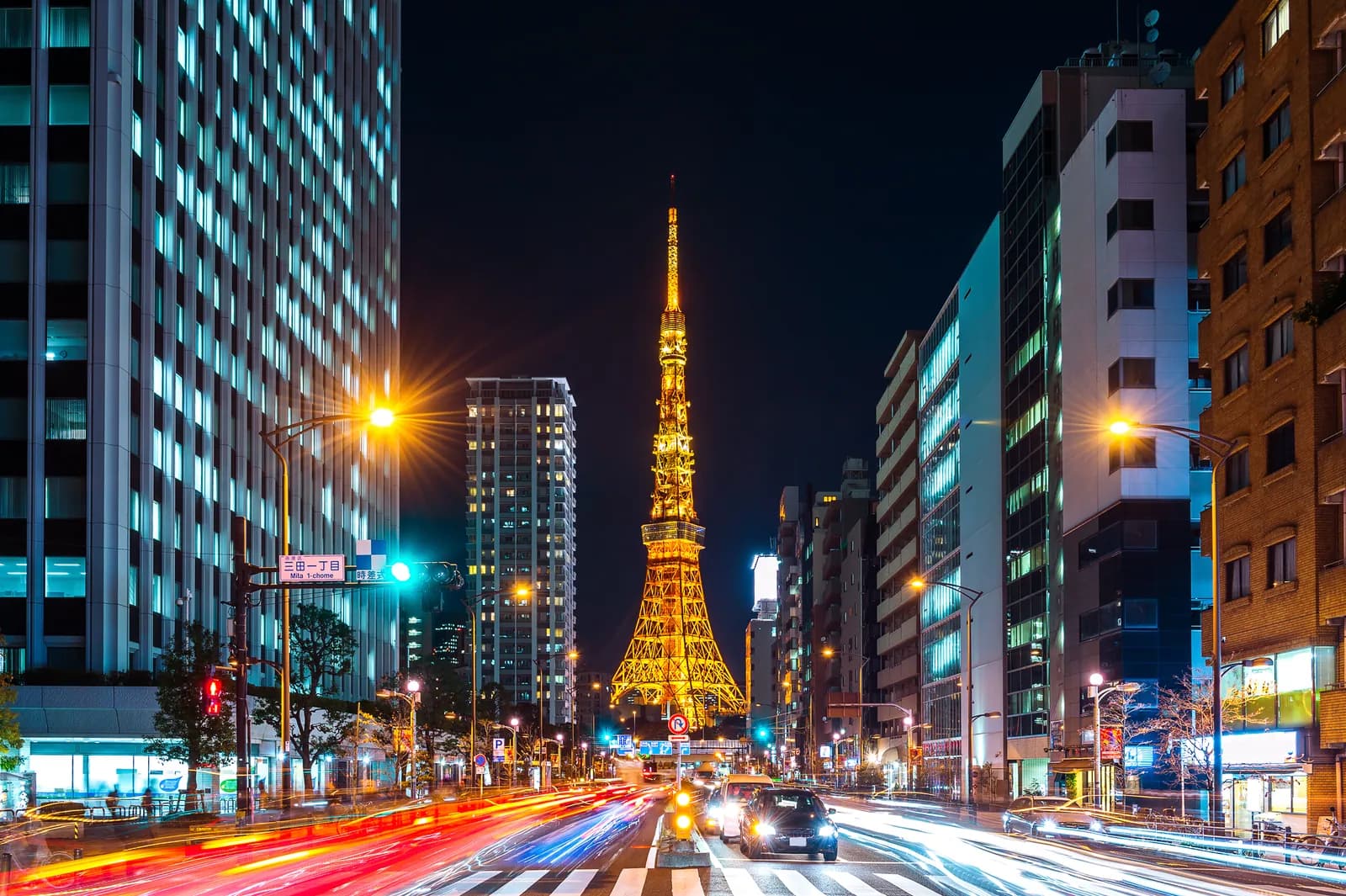 Tokio iluminada de noche, con la Torre de Tokio